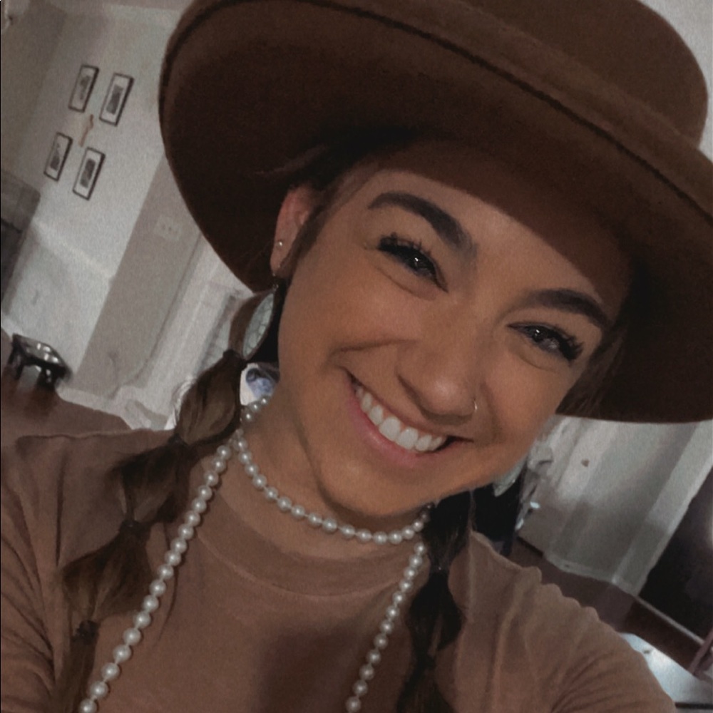 Meet your Posher, Brooke